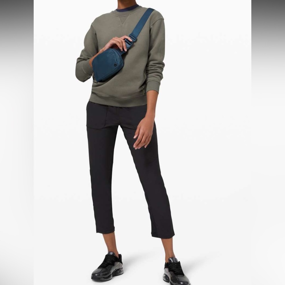 Lululemon Beyond the Studio Pant
Slim
Black Size 10 / Like New condition